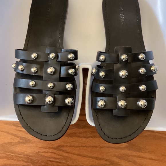 MARC JACOBS BLACK SILVER STUDDED  SANDAL ( PREOWNED) Size 10 - Picture 5 of 8
